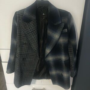 Like new runs big sz xs 7 of all mankind great with jeans!